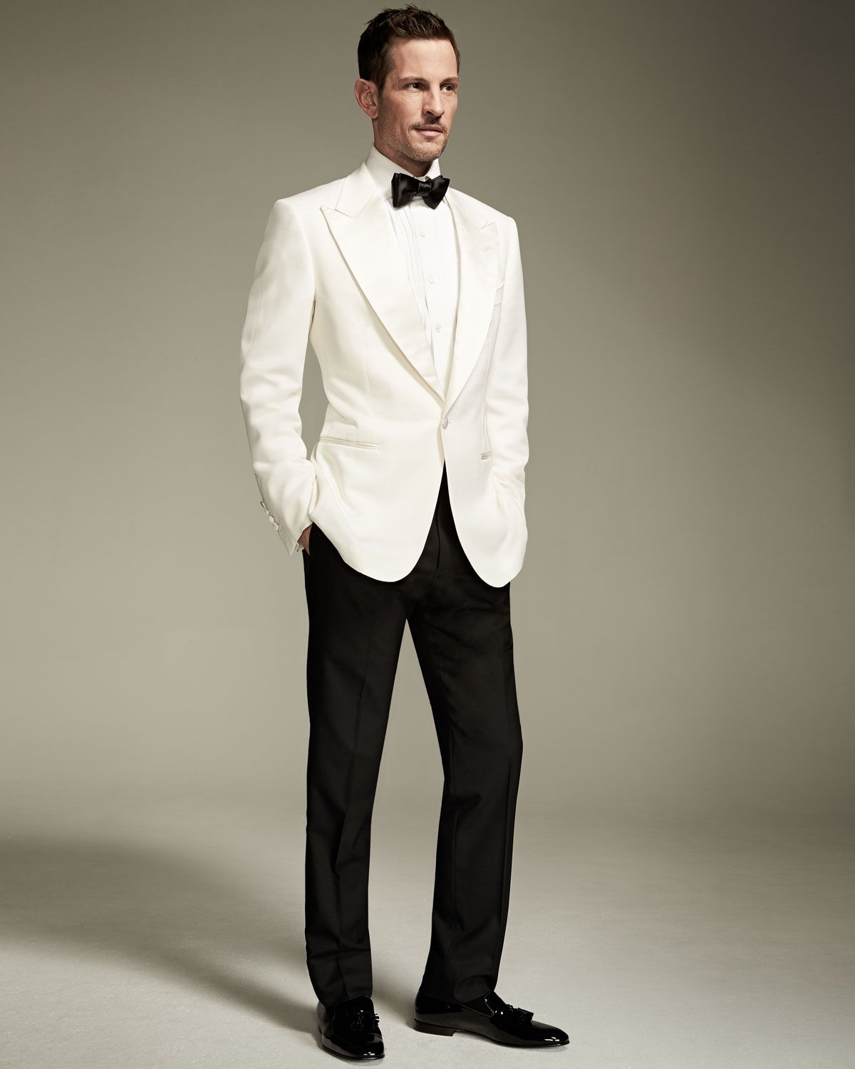 suit trắng